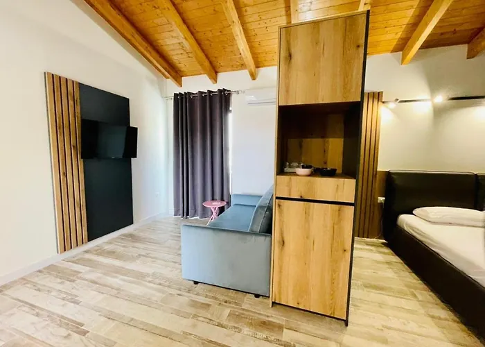 Adriatik Hotel *